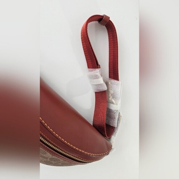 COACH Belt Bag In Signature Canvas - Picture 4 of 9